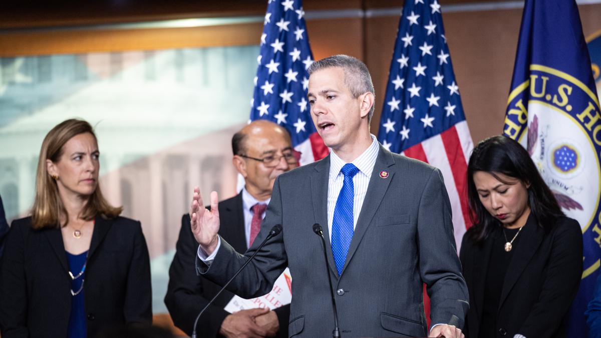 Rep. Brindisi delivers remarks.